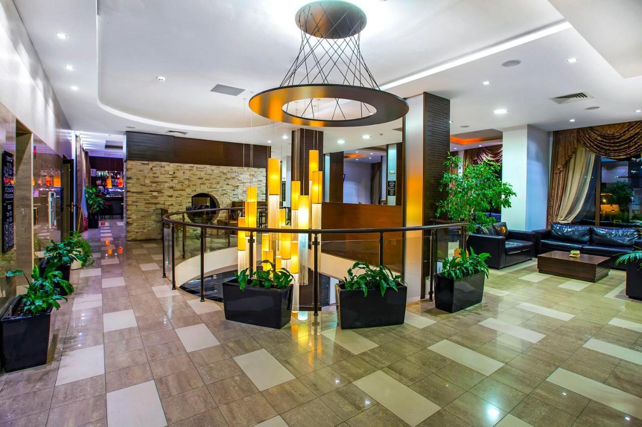Murite Park Hotel Razlog Exterior photo